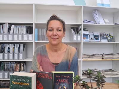 Litteraturformidler Maria og bøger fra små forlag